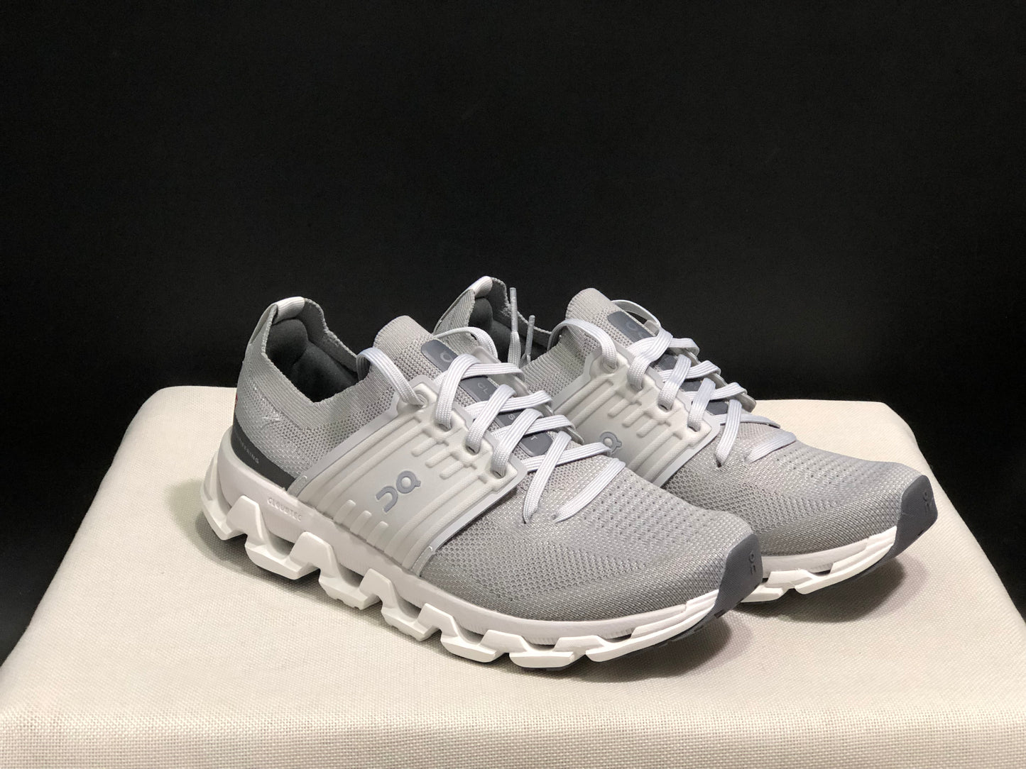 On Running Cloudswift 3 Trendy And Comfortable Running Shoes Alloy/Glacier