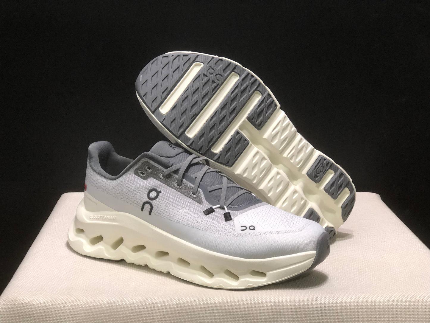 On Running Cloudtilt Durable Casual Life Shoes Ivory/Grey