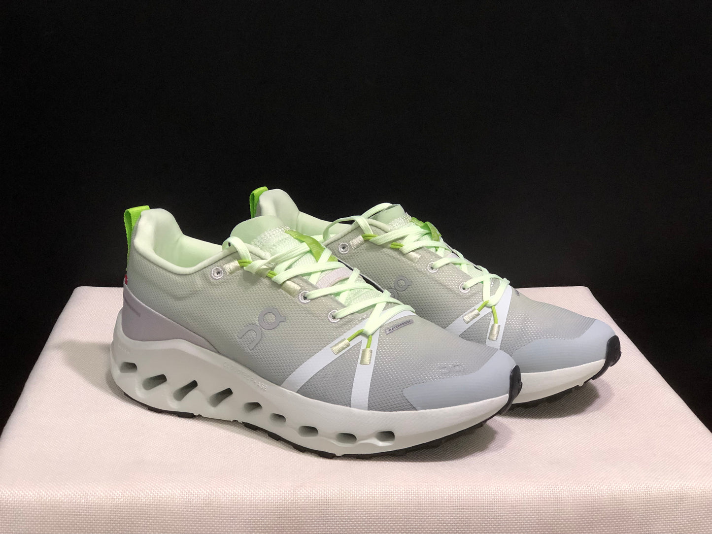 On Running Cloudsurfer Trail Waterproof Comfortable And Breathable Running Shoes Lima/Mineral
