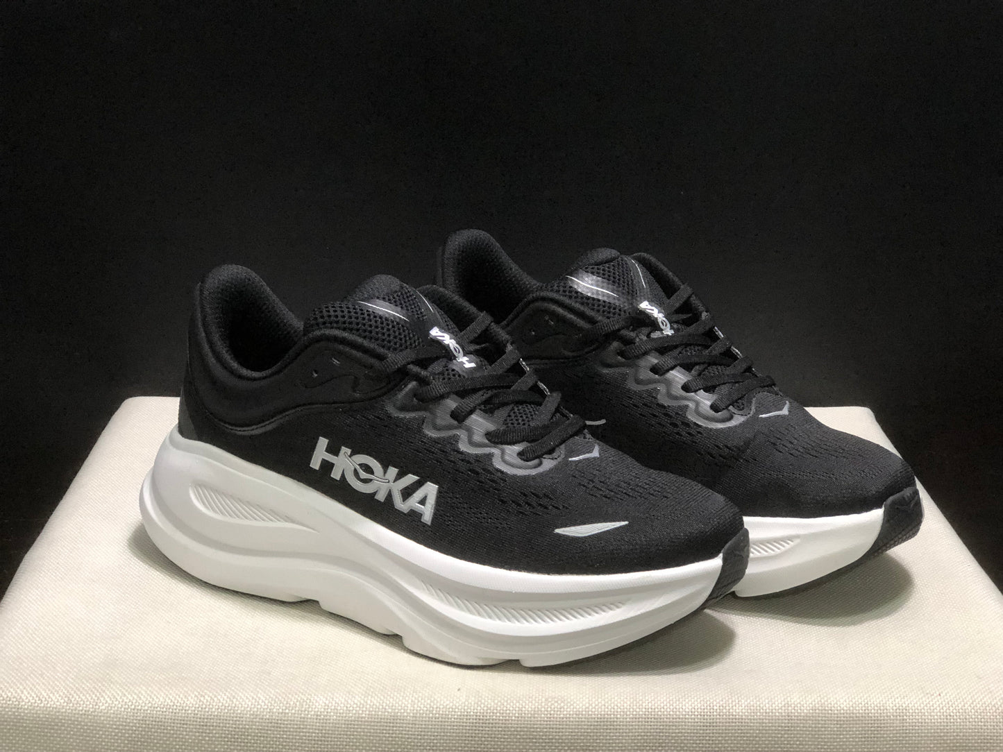 Hoka One One Bondi 9 Comfortable Low-top Running Shoes Sneakers Black/White