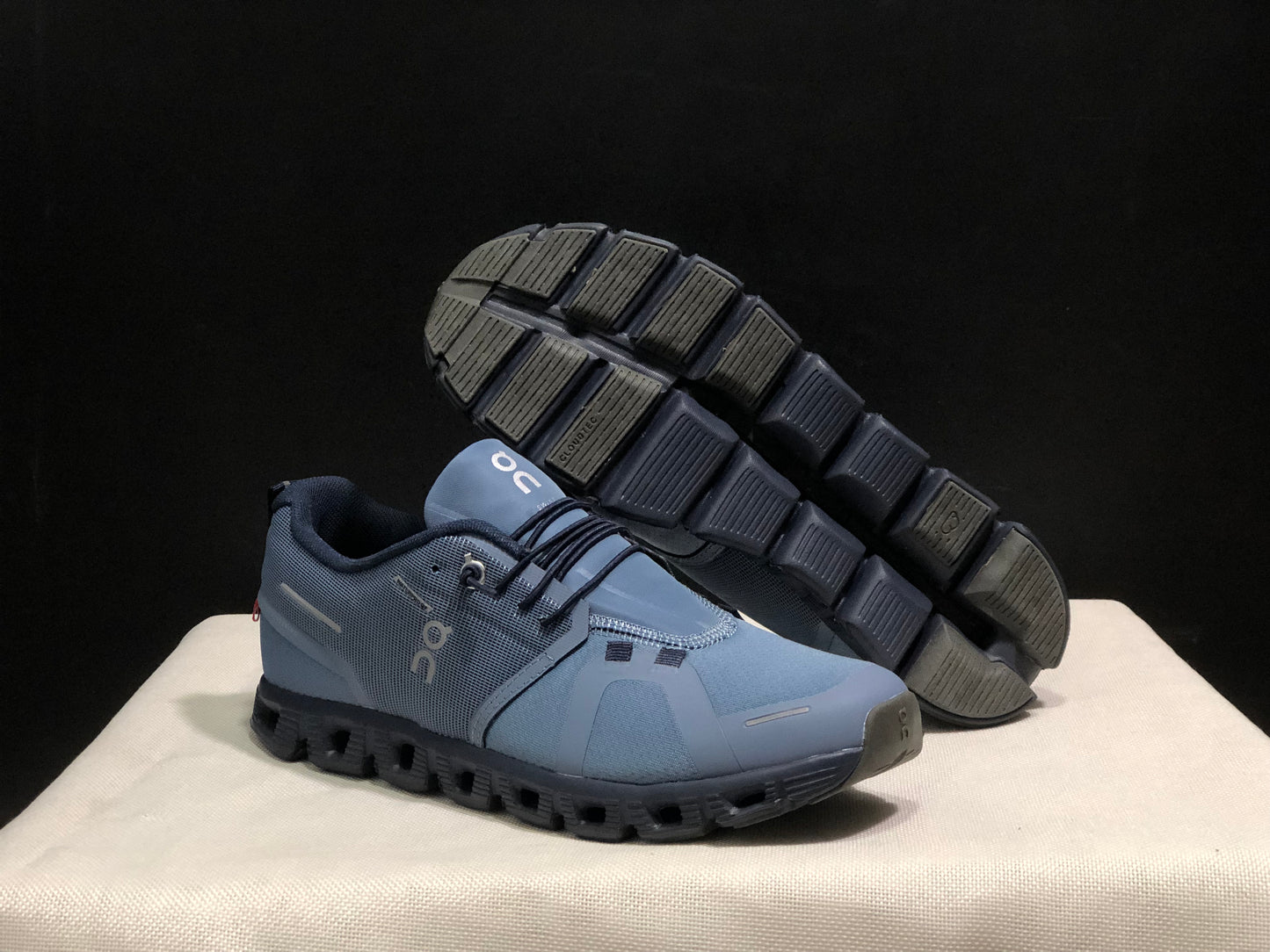 On Running Cloud 5 Lightweight Midnight Blue Running Shoes