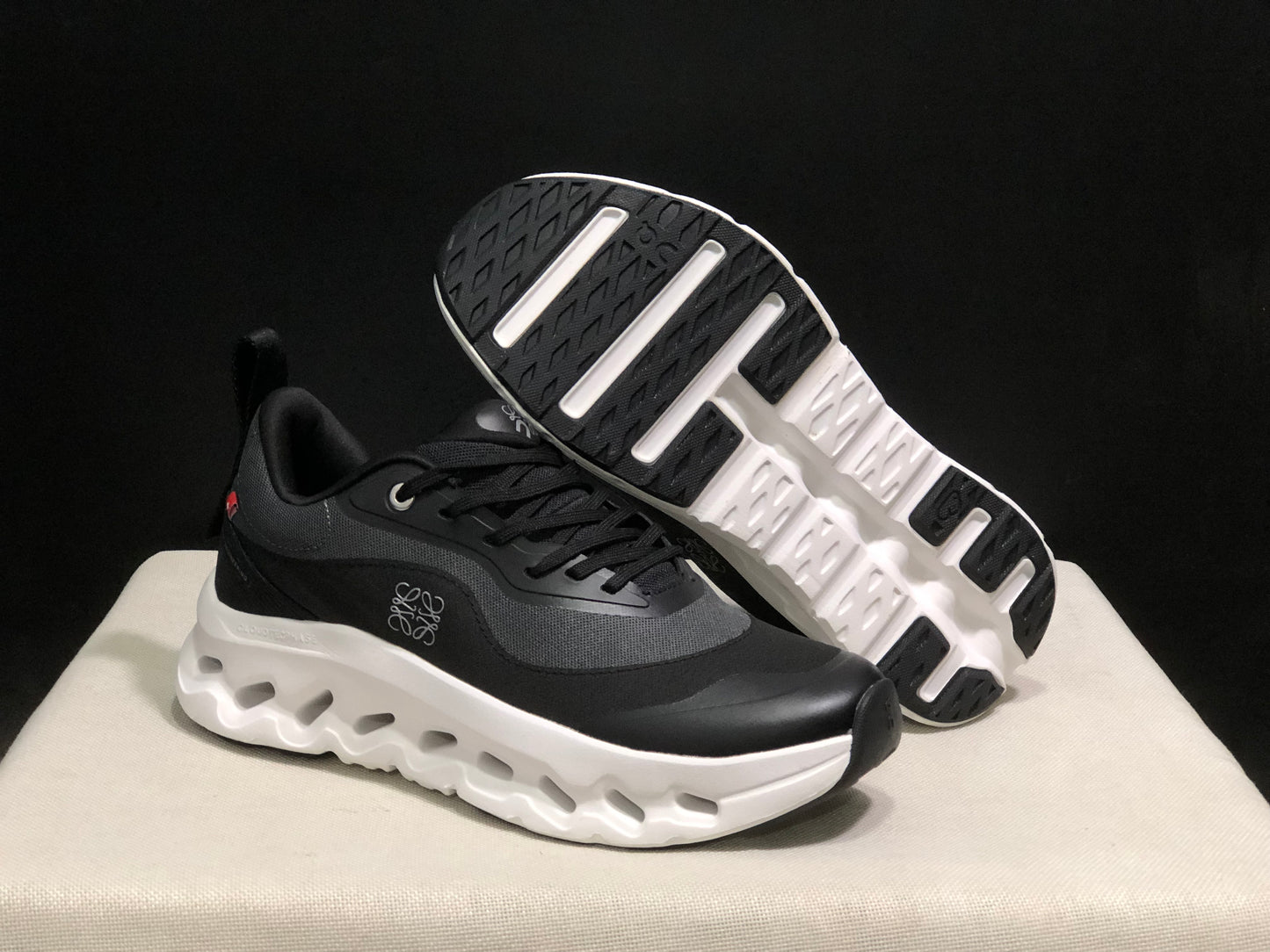 LOEWE x On Running Cloudtilt 2.0 Casual Sports Shoes Black/White