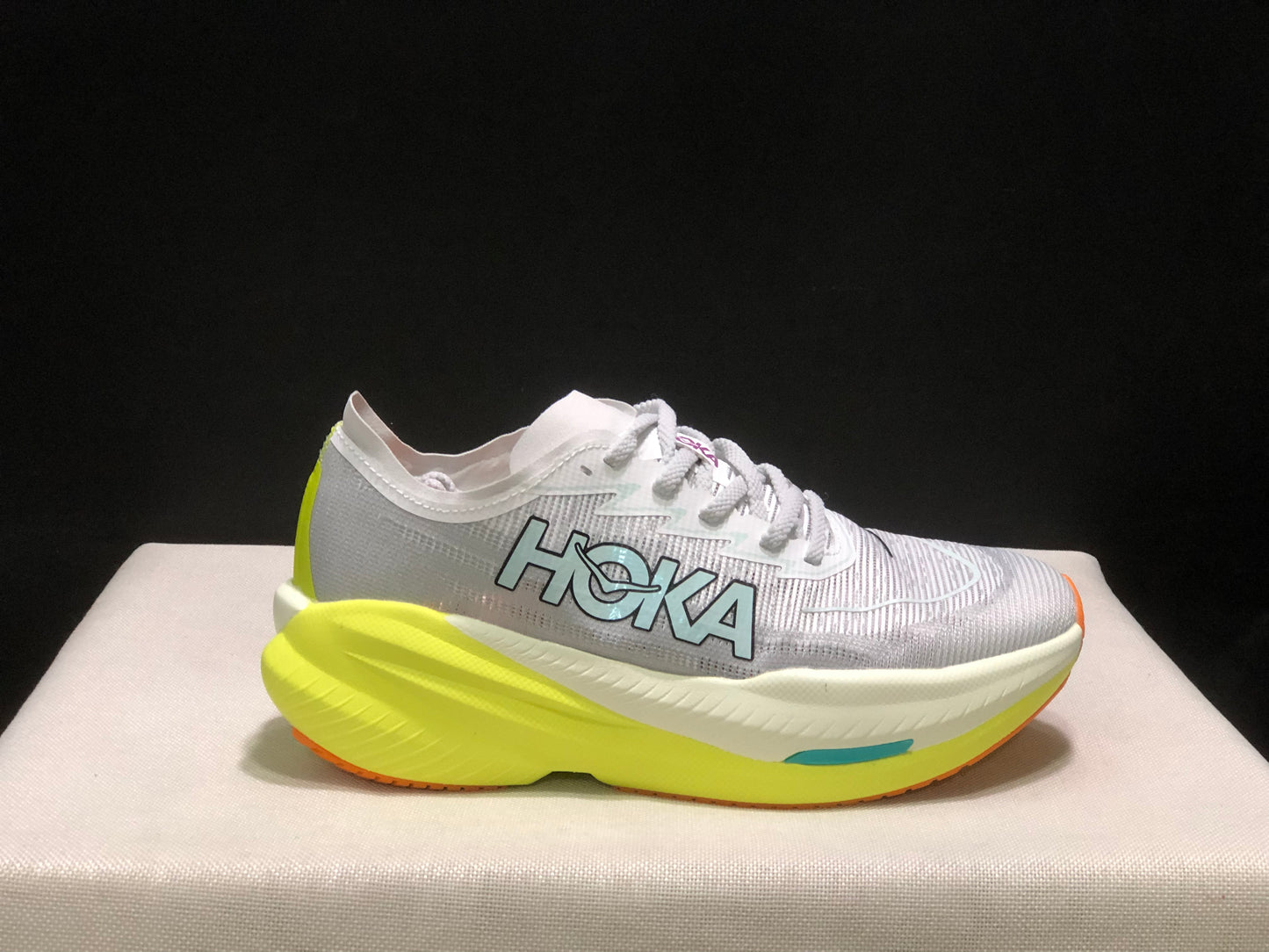 Hoka One One Mach X 2 Low-top Running Shoes Sneakers White/Gold