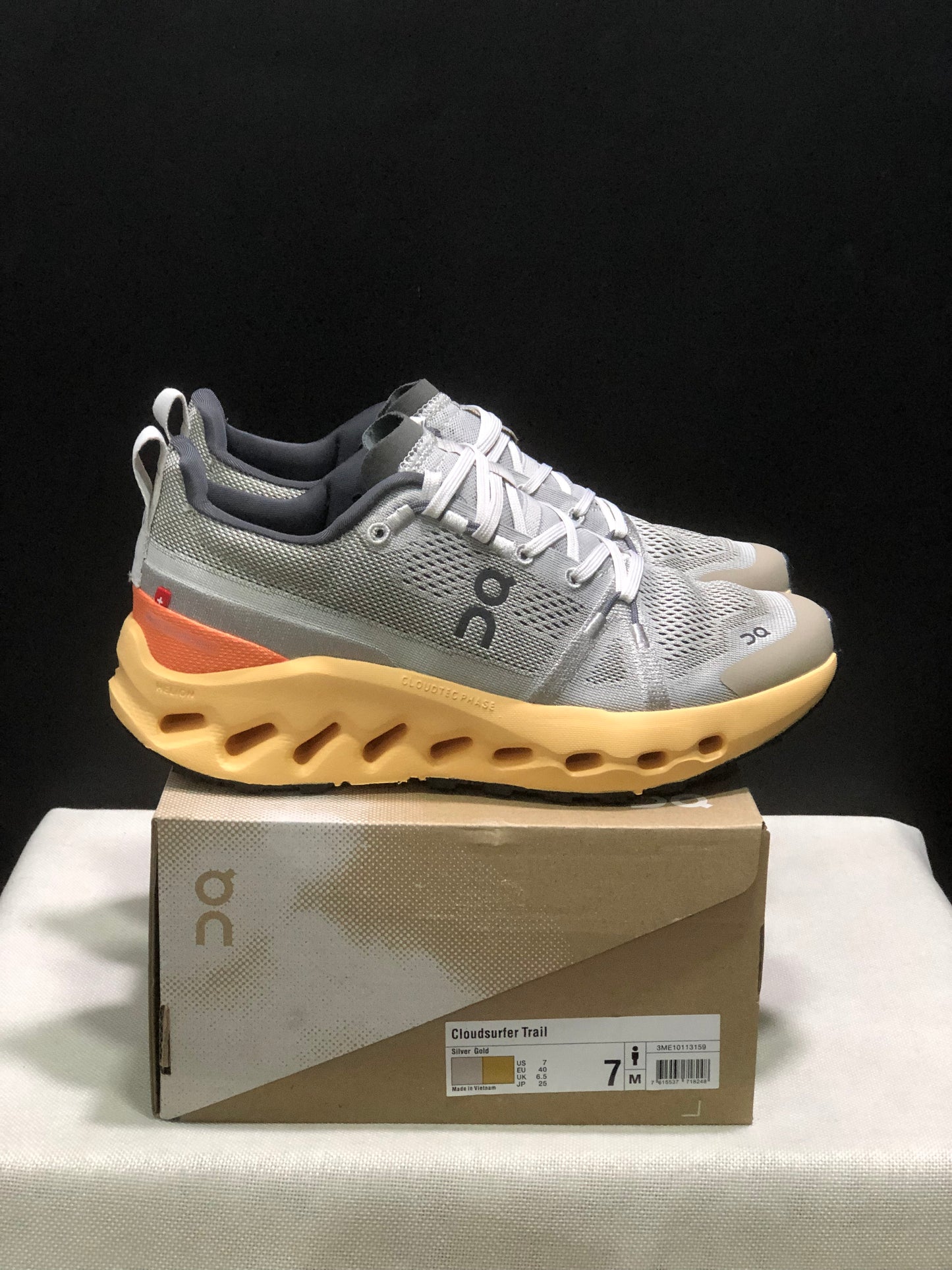 On Running Cloudsurfer Trail Waterproof Comfortable And Breathable Running Shoes Silver/Gold