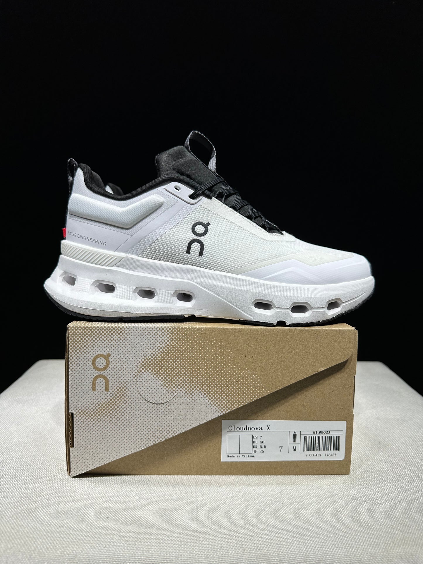 On Running Cloudnova X Comfortable Anti-Slip Running Shoes Black/Ivory White