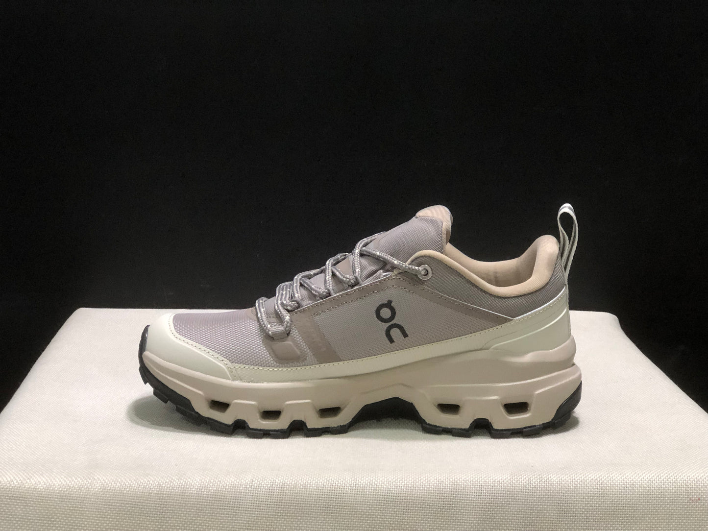 On Running Cloudrock Low WP Hiking Outdoor Shoes Khaki