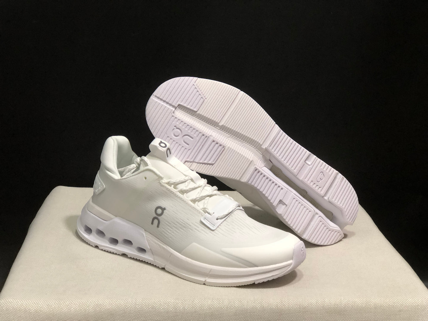On Running Cloudnova Flux Comfortable Running Shoes All White