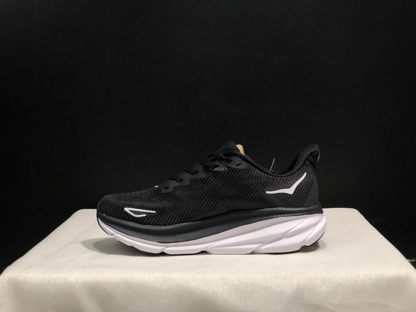Hoka One One Clifton 9 Running Shoes Athletic Shoes Sneakers Black/White