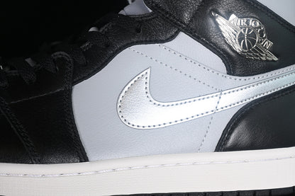 Nike Air Jordan 1 Mid SE Black Light Smoke Grey Sneakers