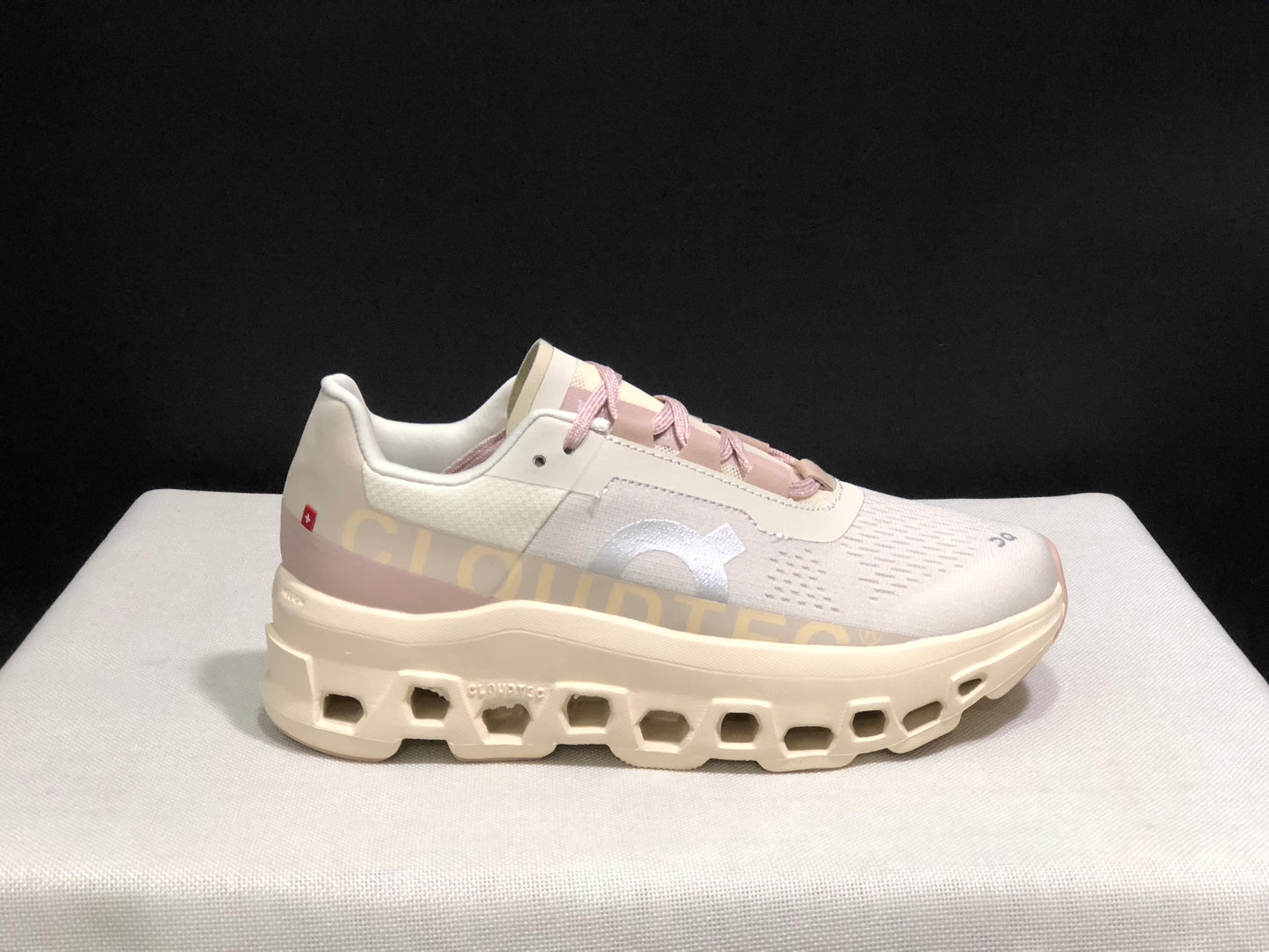On Running Cloudmonster CNY Shock-Absorbing And Anti-Slip Sports Shoes Moonlight/pink