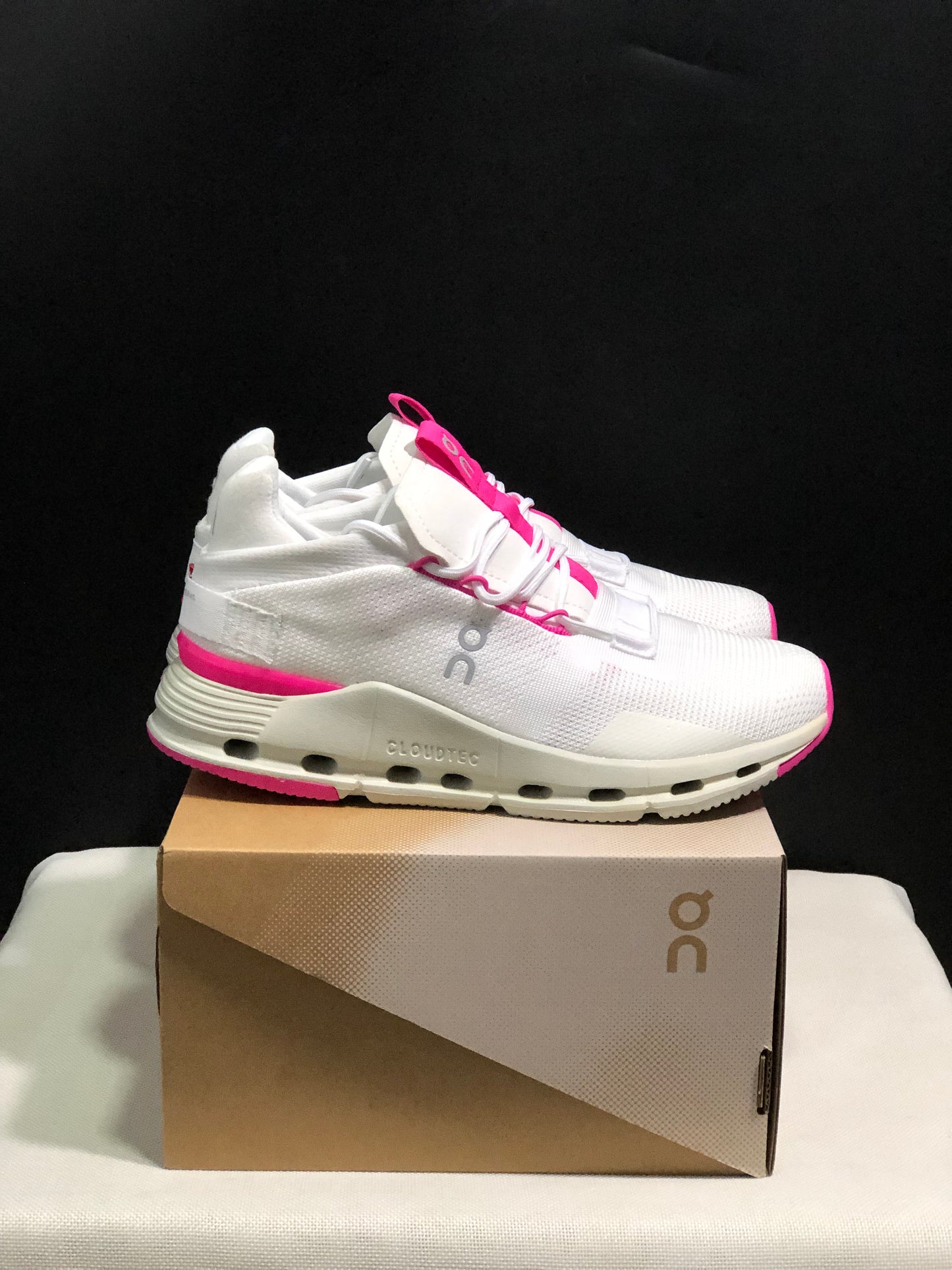 On Running Cloudnova Lightweight Sports Casual Shoes White/Rose Red