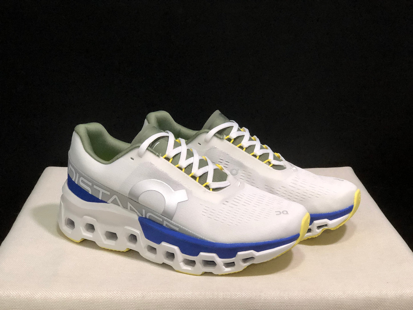 On Running Cloudmonster 2 Shock-Absorbing And Breathable Running Shoes White/Royal