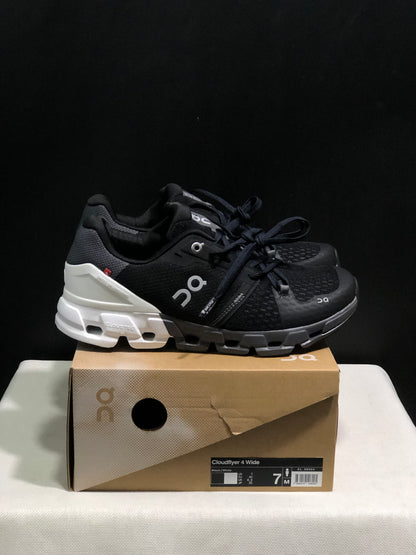 On Running Cloudflow 4 Shock-Absorbing And Wear-Resistant Running Shoes Black/White