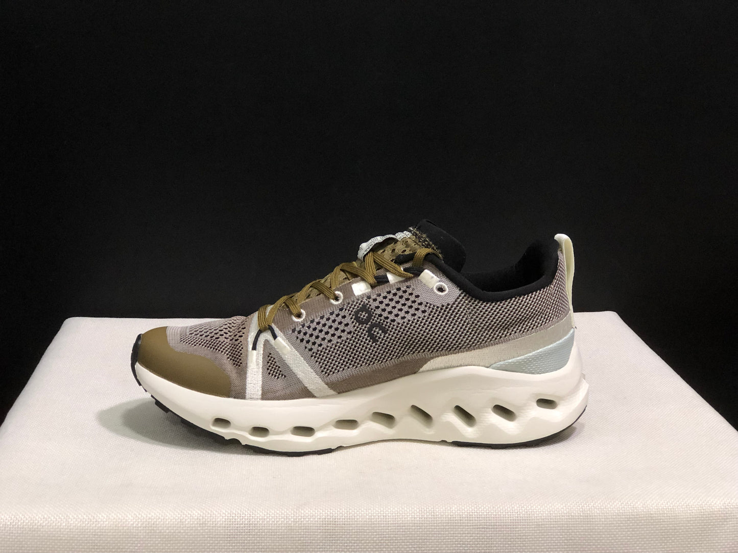 On Running Cloudsurfer Trail Waterproof Comfortable And Breathable Running Shoes Tan