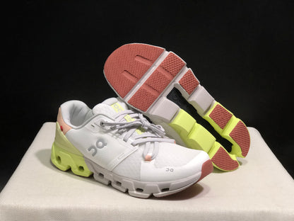 On Running Cloudflow 4 Shock-Absorbing And Wear-Resistant White/Hay Running Shoes
