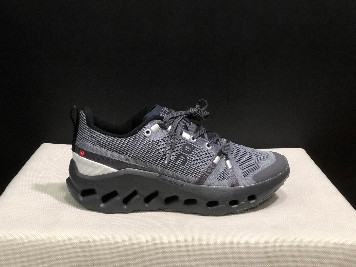 On Running Cloudsurfer Trail Waterproof Comfortable And Breathable Running Shoes Eclipse/Black