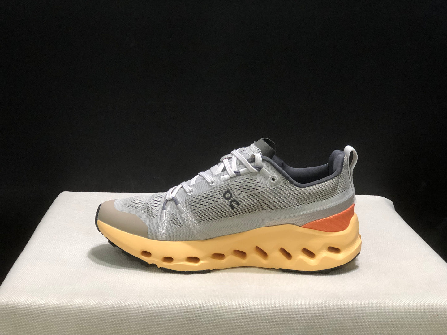 On Running Cloudsurfer Trail Waterproof Comfortable And Breathable Running Shoes Silver/Gold