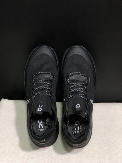On Running Cloudnova Flux Comfortable Running Shoes All Black