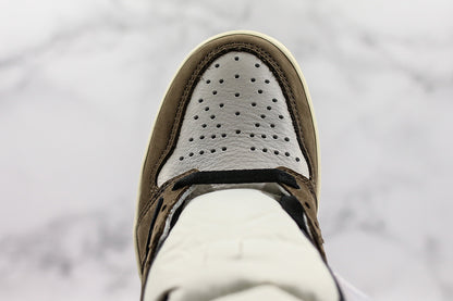 Nike Air Jordan 1 Retro High OG Travis Scott Dark Mocha Sneakers