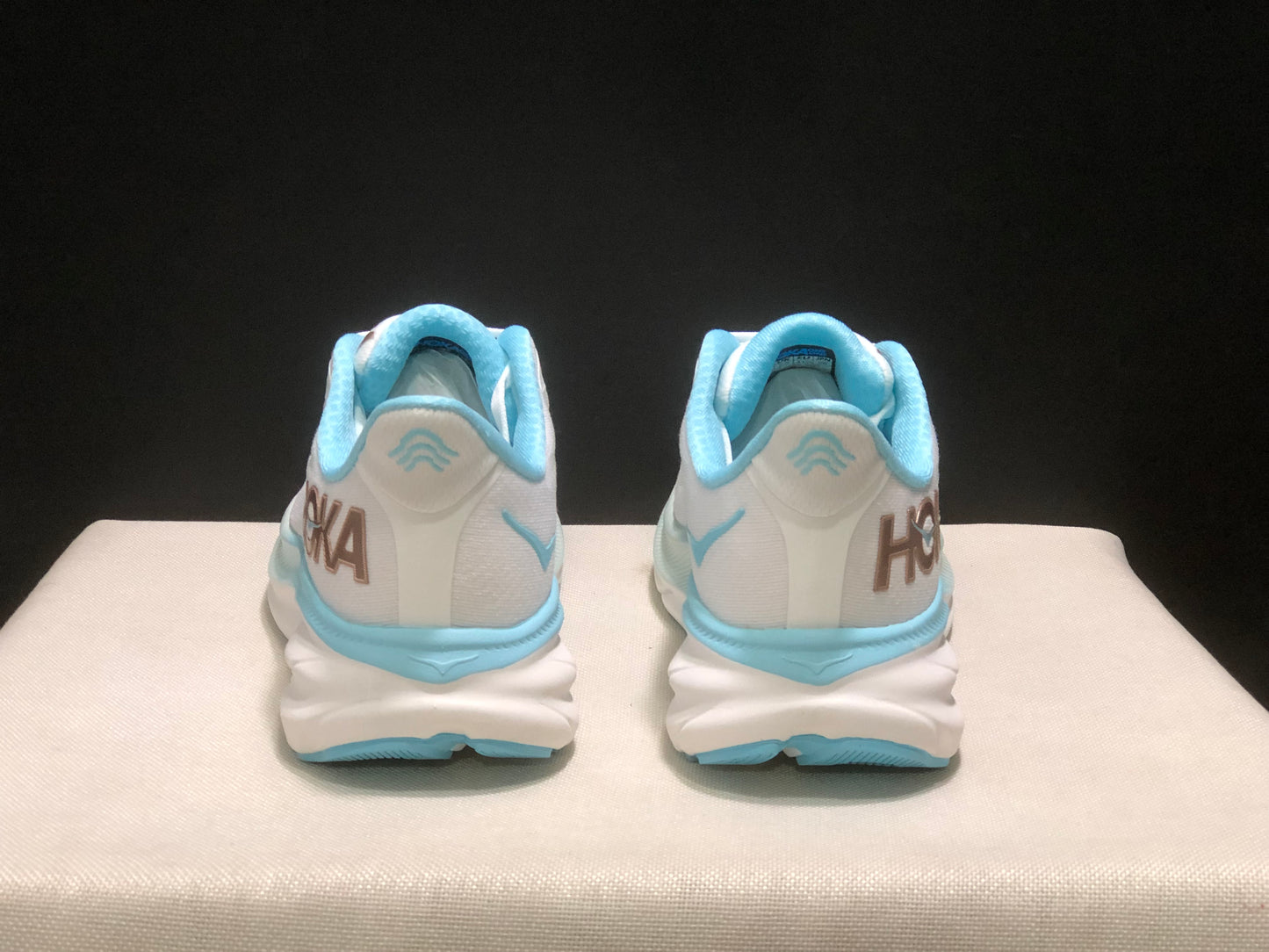 Hoka One One Clifton 9 Running Shoes Athletic Shoes Sneakers White/Blue