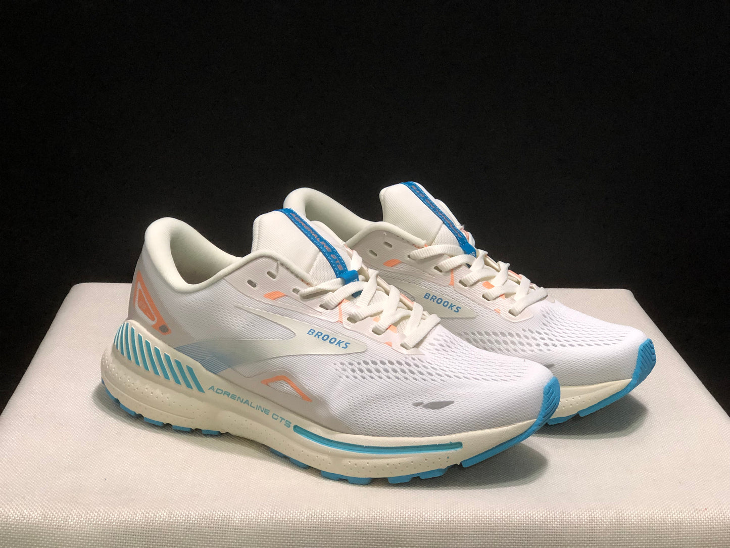 Brooks Adrenaline GTS 23 Shock-absorbing Wear-resistant Low-top Running Shoes Coconut Milk/Blue