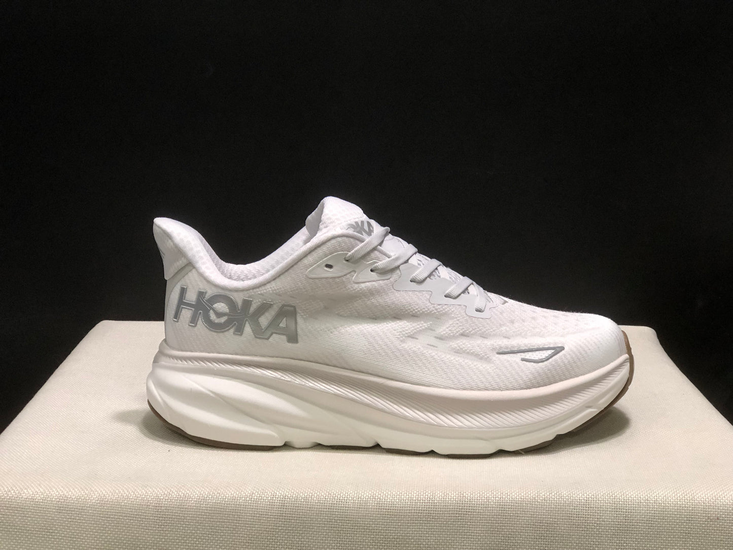 Hoka One One Clifton 9 Running Shoes White Athletic Shoes Sneakers