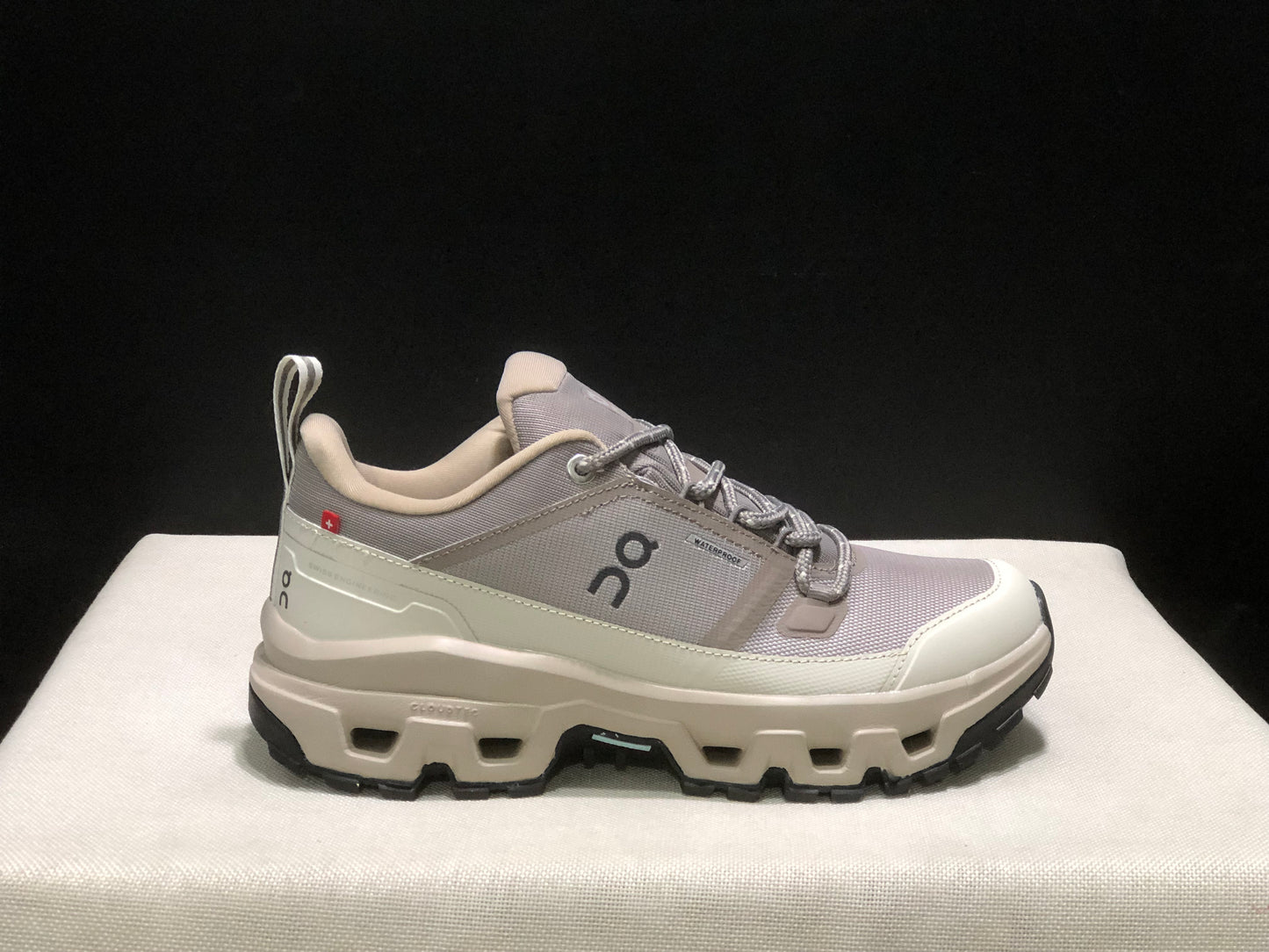 On Running Cloudrock Low WP Hiking Outdoor Shoes Khaki