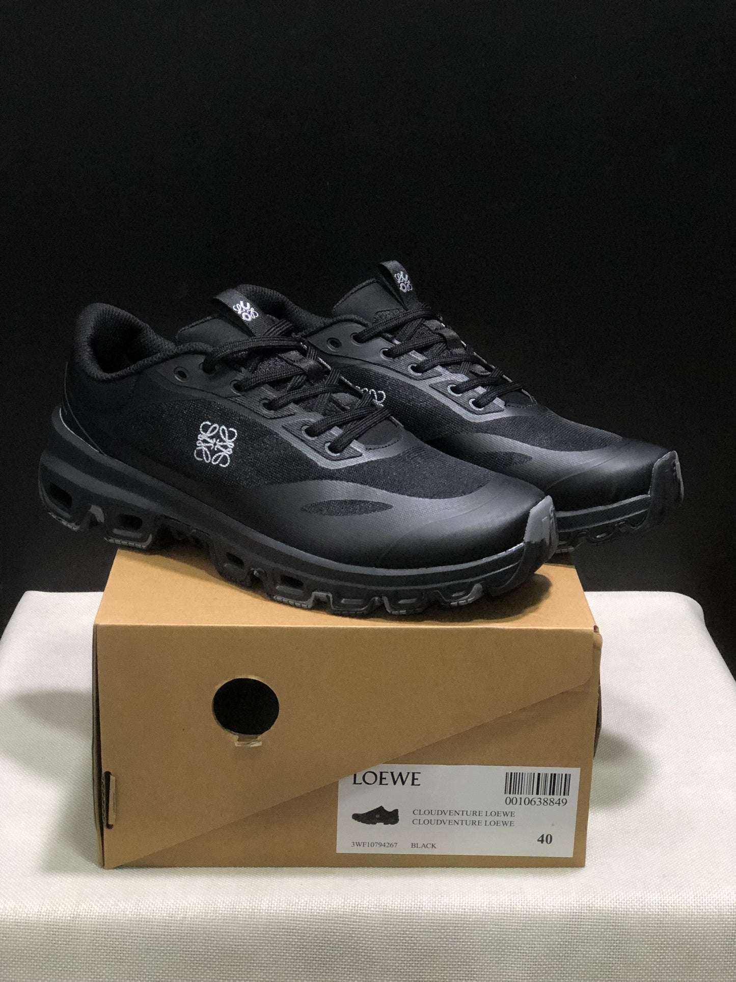 LOEWE x On Running Cloudventure 2.0 Running Shoes Co-Signed Edition All Black
