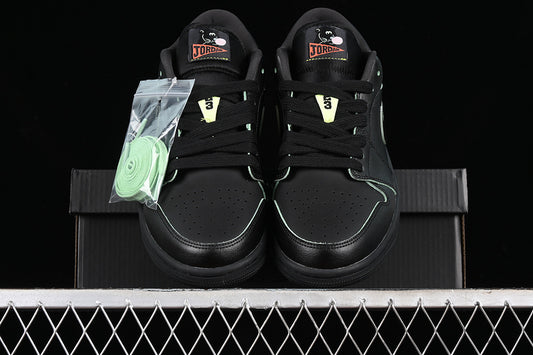 Nike Air Jordan 1 Low Black Cat Pure Black Sneakers