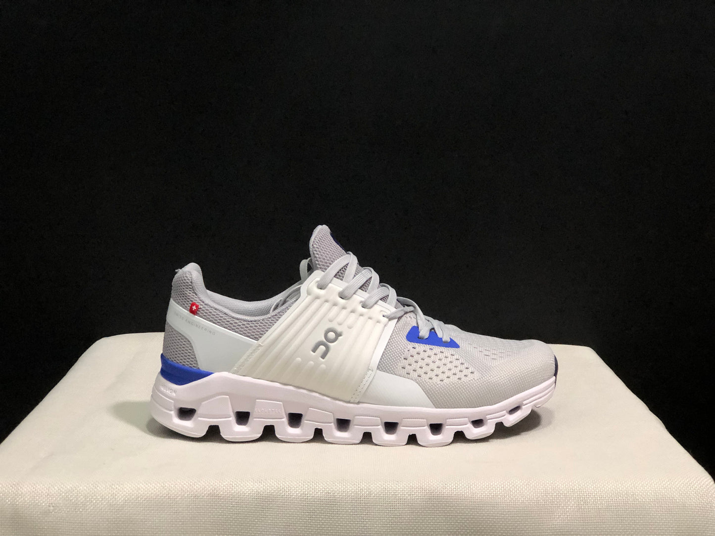 On Running Cloudswift Cushioning Running Shoes Light Grey/Ivory