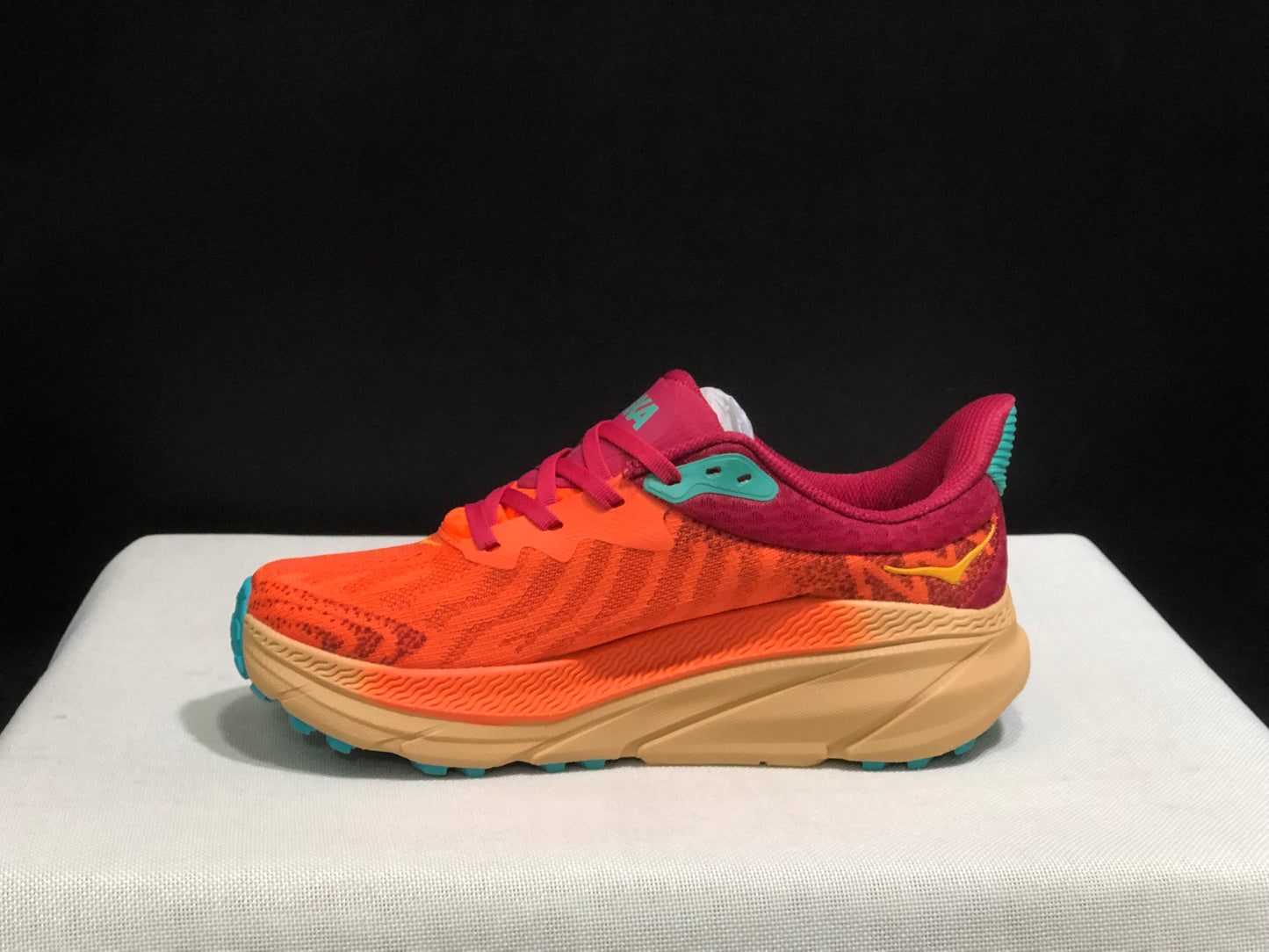 Hoka One One Challenger 7 Shock-absorbing Breathable Running Shoes Sneakers Red