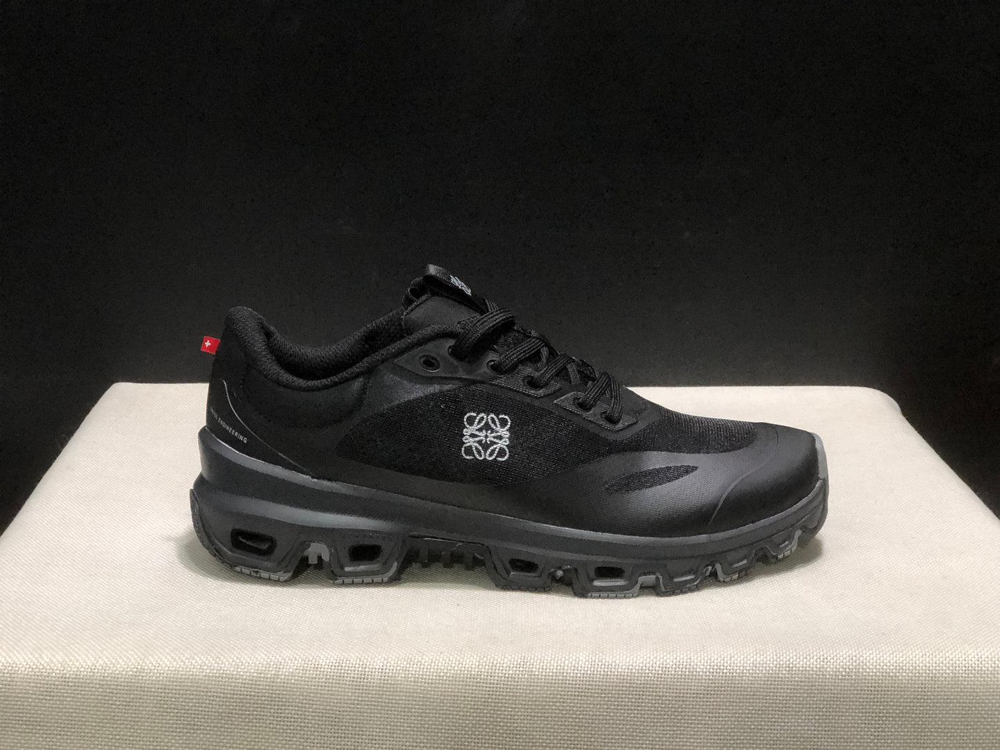 LOEWE x On Running Cloudventure 2.0 Running Shoes Co-Signed Edition All Black