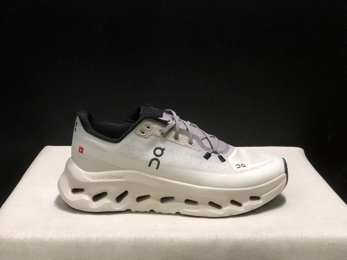 On Running Cloudtilt Durable Casual Life Shoes Ivory/Light Grey