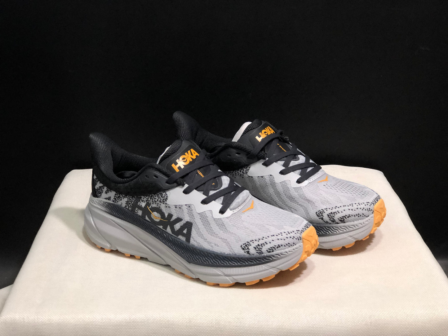 Hoka One One Challenger 7 Shock-absorbing Breathable Running Shoes Sneakers White