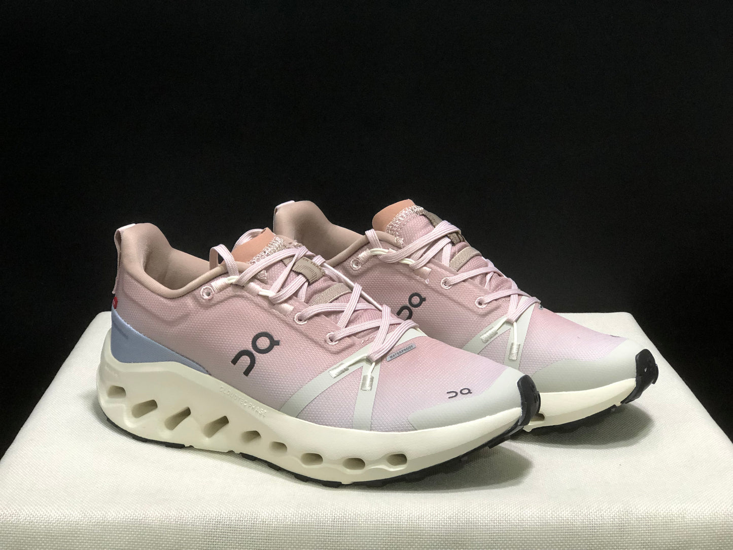 On Running Cloudsurfer Trail Waterproof Comfortable And Breathable Running Shoes Desert/Wolf