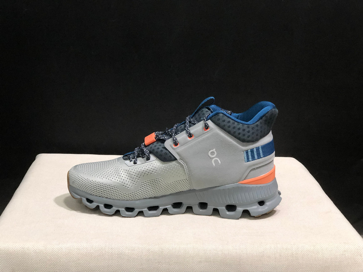 On Running Cloud Hi Edge Outdoor Training Running Shoes Silver Gray