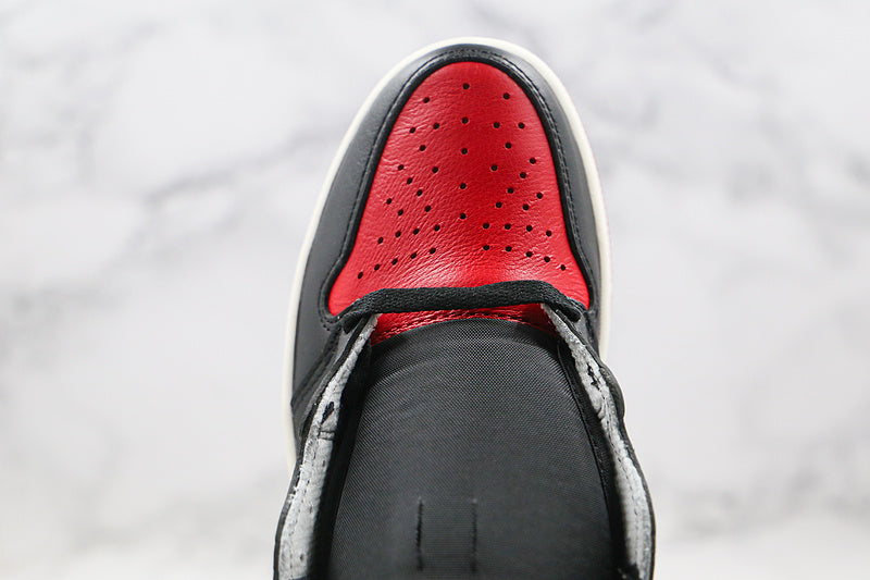 Nike Air Jordan 1 Retro High OG Black White Red Bred Toe Sneakers