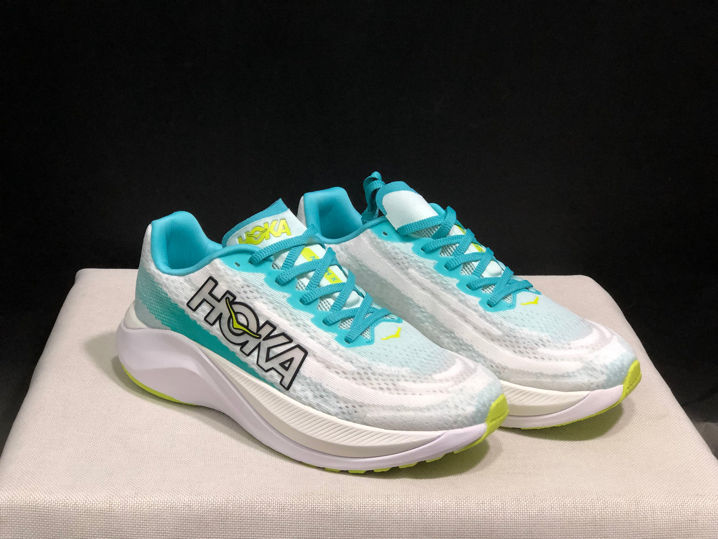 Hoka One One Mach X Low-top Running Shoes Sneakers White
