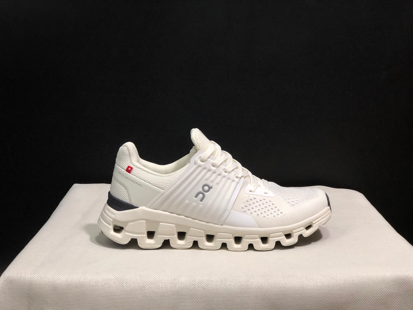 On Running Cloudswift Cushioning Running Shoes Ivory