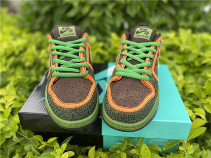 Nike SB Dunk Low De La Soul 2015 Baroque Brown Sneakers