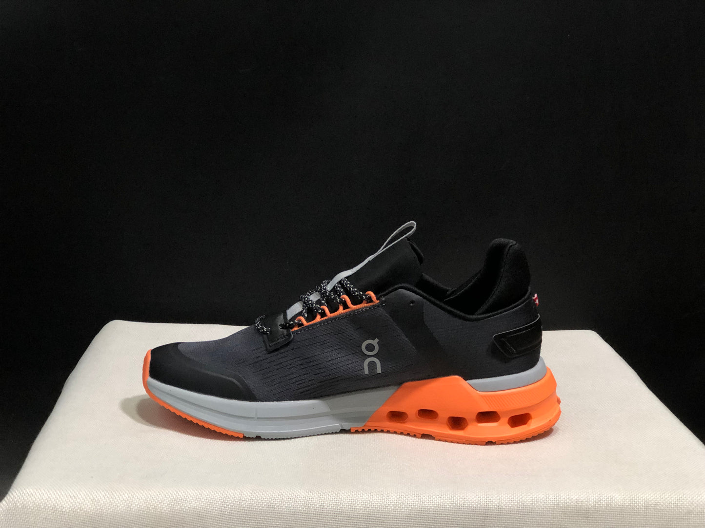 On Running Cloudnova Flux Comfortable Running Shoes Black/Flame