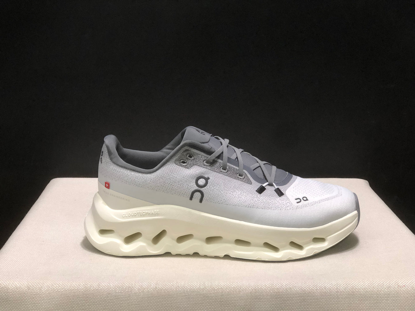 On Running Cloudtilt Durable Casual Life Shoes Ivory/Grey