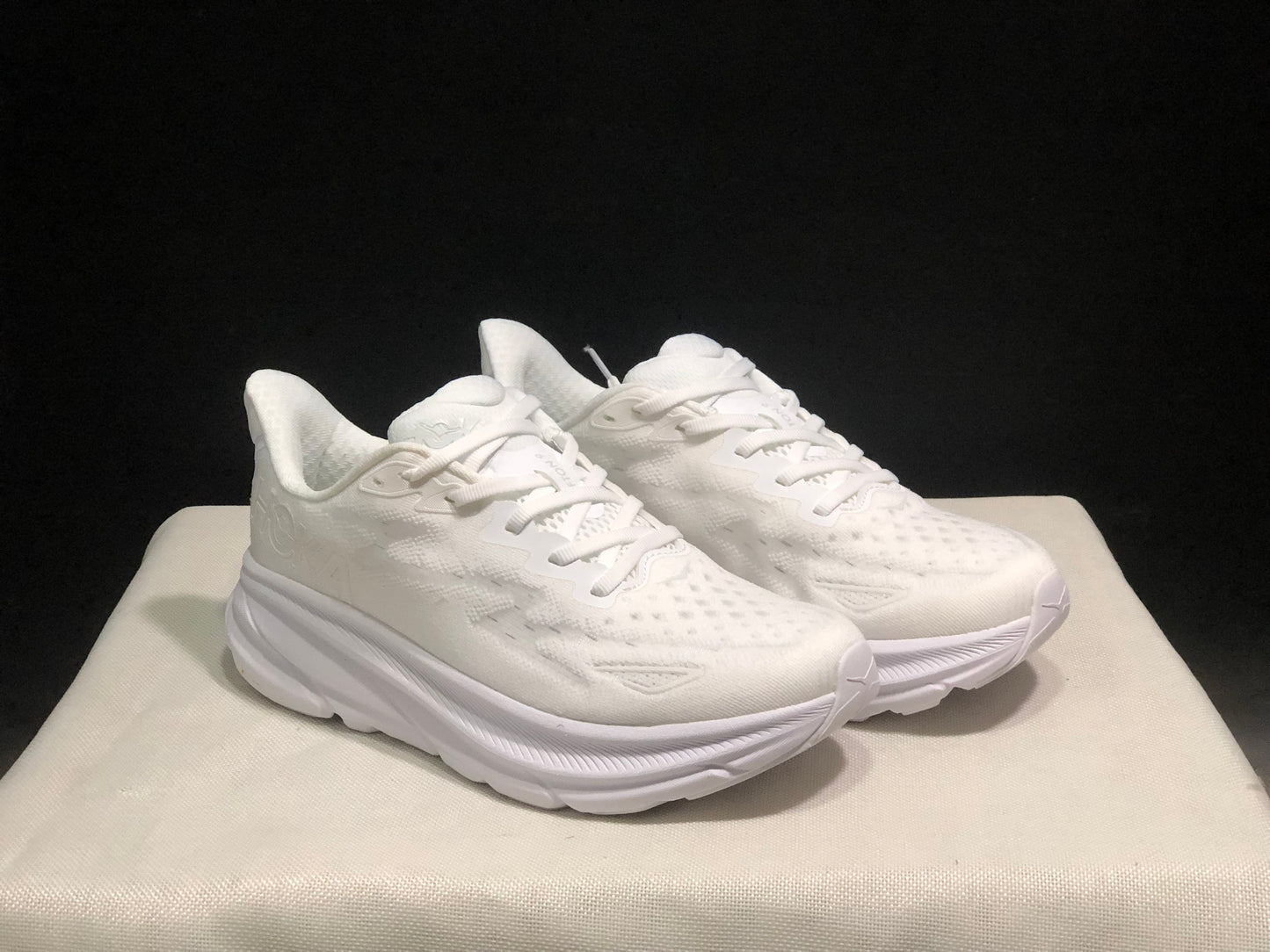 Hoka One One Clifton 9 White Running Shoes Athletic Shoes Sneakers