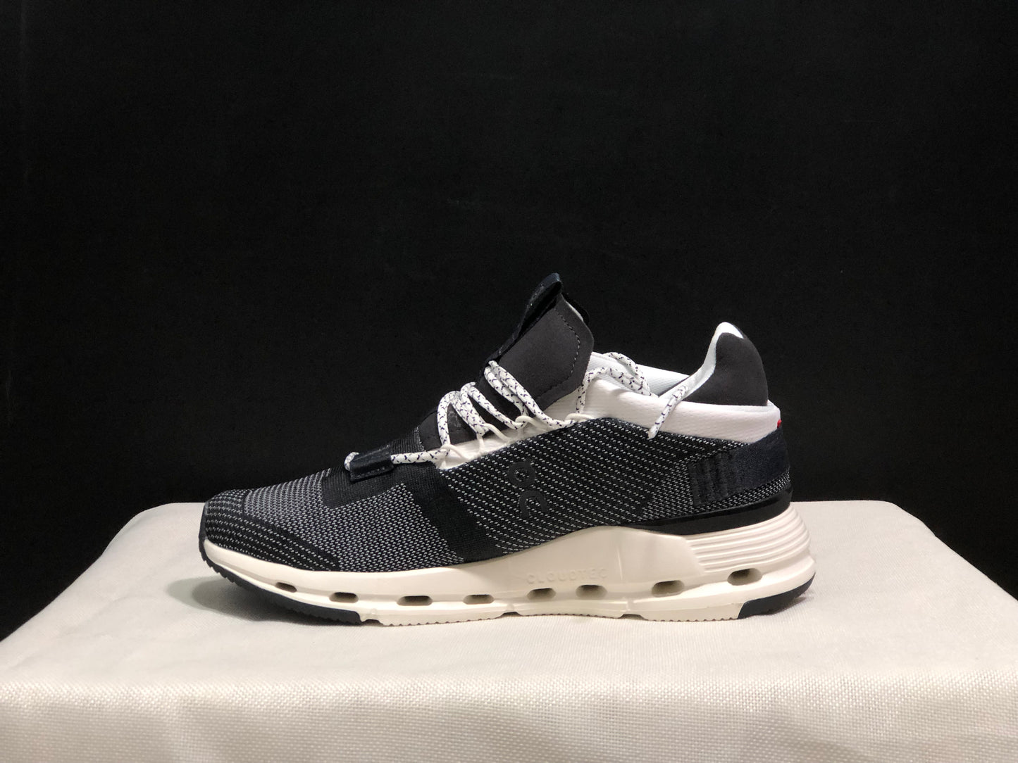 On Running Cloudnova Lightweight Sports Casual Shoes Black/White