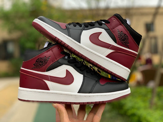 Nike Air Jordan 1 Mid SE Gold Pendants Beetroot/Black/White Sneakers