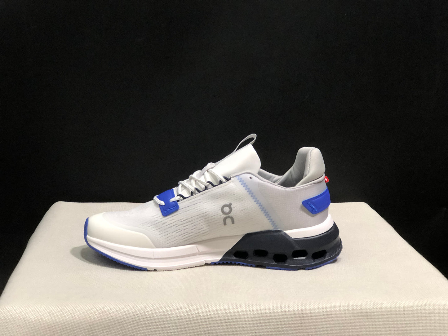 On Running Cloudnova Flux Comfortable Running Shoes White/Blue