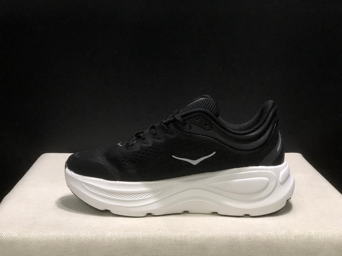 Hoka One One Bondi 9 Comfortable Low-top Running Shoes Sneakers Black/White