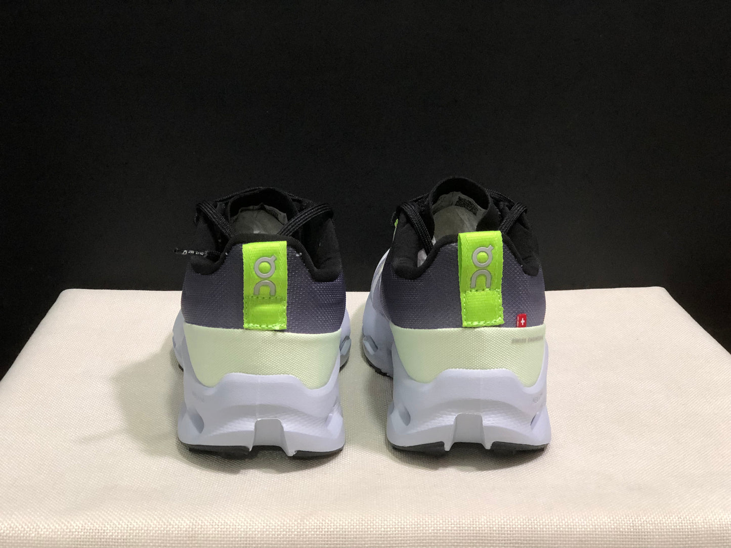 On Running Cloudsurfer Trail Waterproof Comfortable And Breathable Running Shoes Grey/Heather