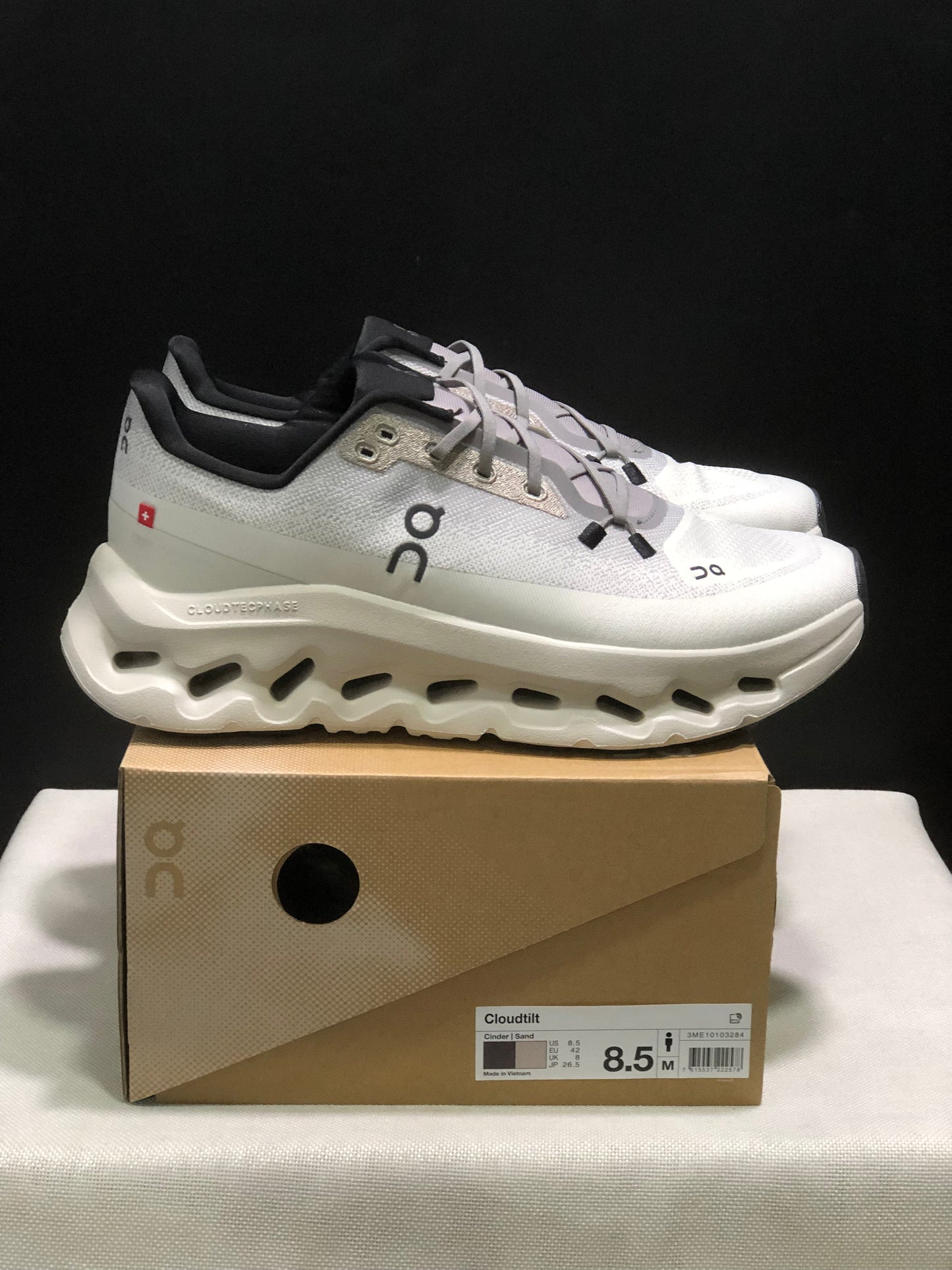 On Running Cloudtilt Durable Casual Life Shoes Ivory/Light Grey