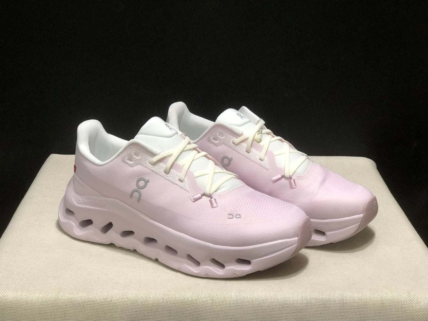 On Running Cloudtilt Durable Casual Life Shoes Ivory/Orchid